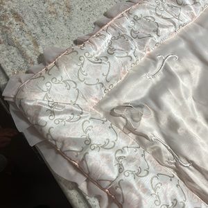 Petit Trésor Damask Tiara & Butterfly Crib Bedding Set